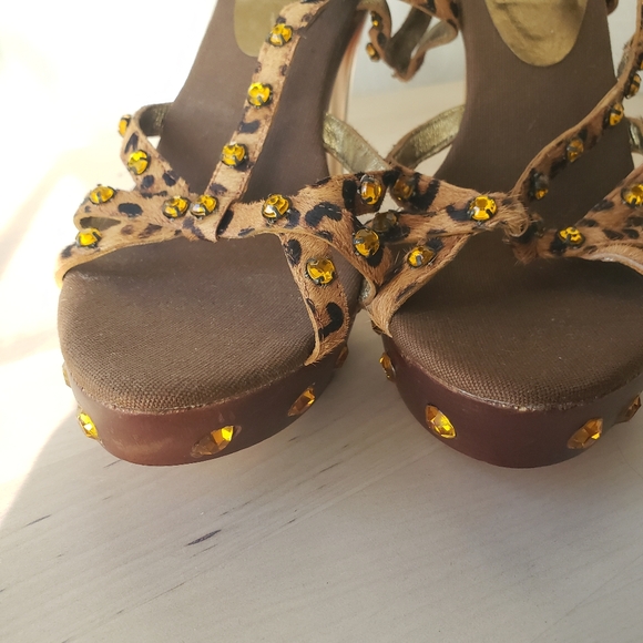 SOLD Betsey Johnson T Strap Calf Hair Leopard Pump with Rhinestones and Wood 5.5 - Picture 11 of 13